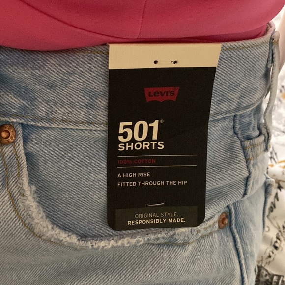 Levi 501 Shorts - Picture 3 of 3